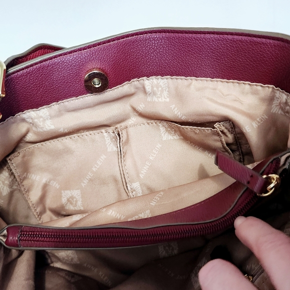 ANNE  KLEIN Shoulder Bag Maroon Purse w/ scarf - Picture 12 of 13